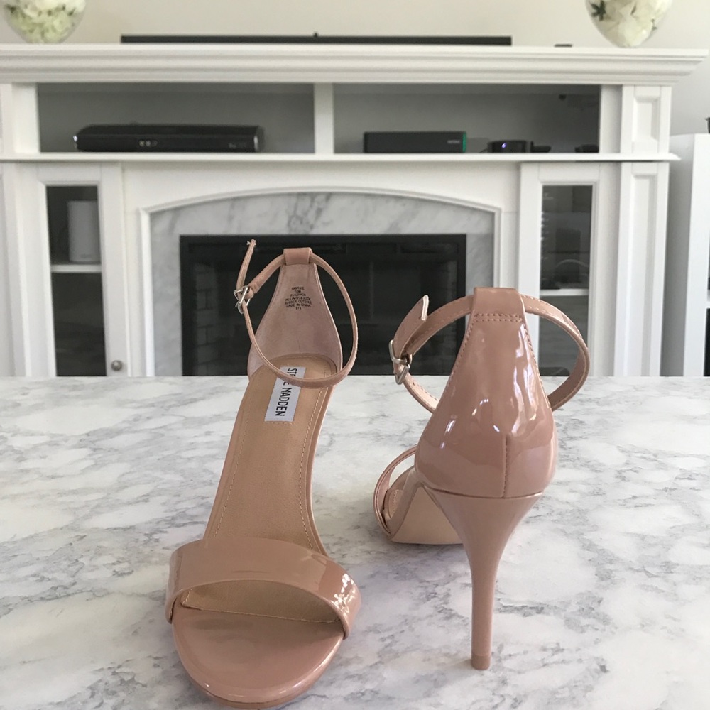 🆕 Steve Madden Nude Heels